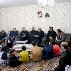 بازدید سرزده دکتر پزشکیان از خیریه بهشت امام رضا (ع)/ دستور رئیس جمهور به وزیر کار برای پیگیری و رفع مشکلات و نیازهای توان‌جویان