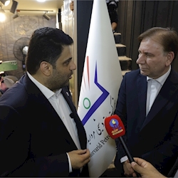بازدید استاندار بوشهر از غرفه پتروشیمی مروارید در نمایشگاه بین‌المللی نفت، گاز و پتروشیمی
