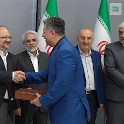 آیین تکریم و معارفه مدیران عامل سابق و جدید پتروشیمی پارس با حضور محمد شریعتمداری مدیرعامل گروه صنایع پتروشیمی خلیج فارس در تهران برگزار شد.