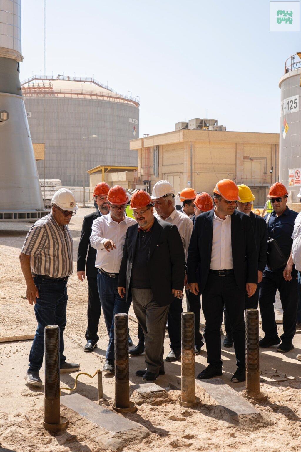 (همدل و هم‌قسم برای دستیابی به سازمانی سرآمد)/نصب موفقیت آمیز رآکتور واحد اوره در پتروشیمی هنگام