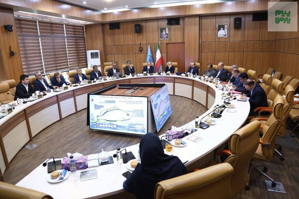 اهداء مدال افتخار سازمان شیلات کشور به شرکت پلیمر آریاساسول